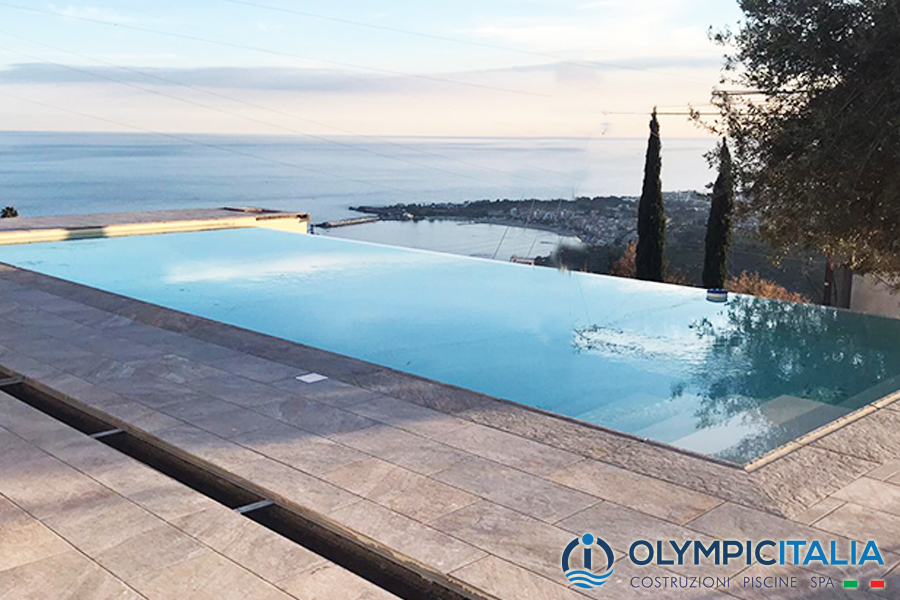 Realizzazione piscina bordo sfioro infinity Taormina